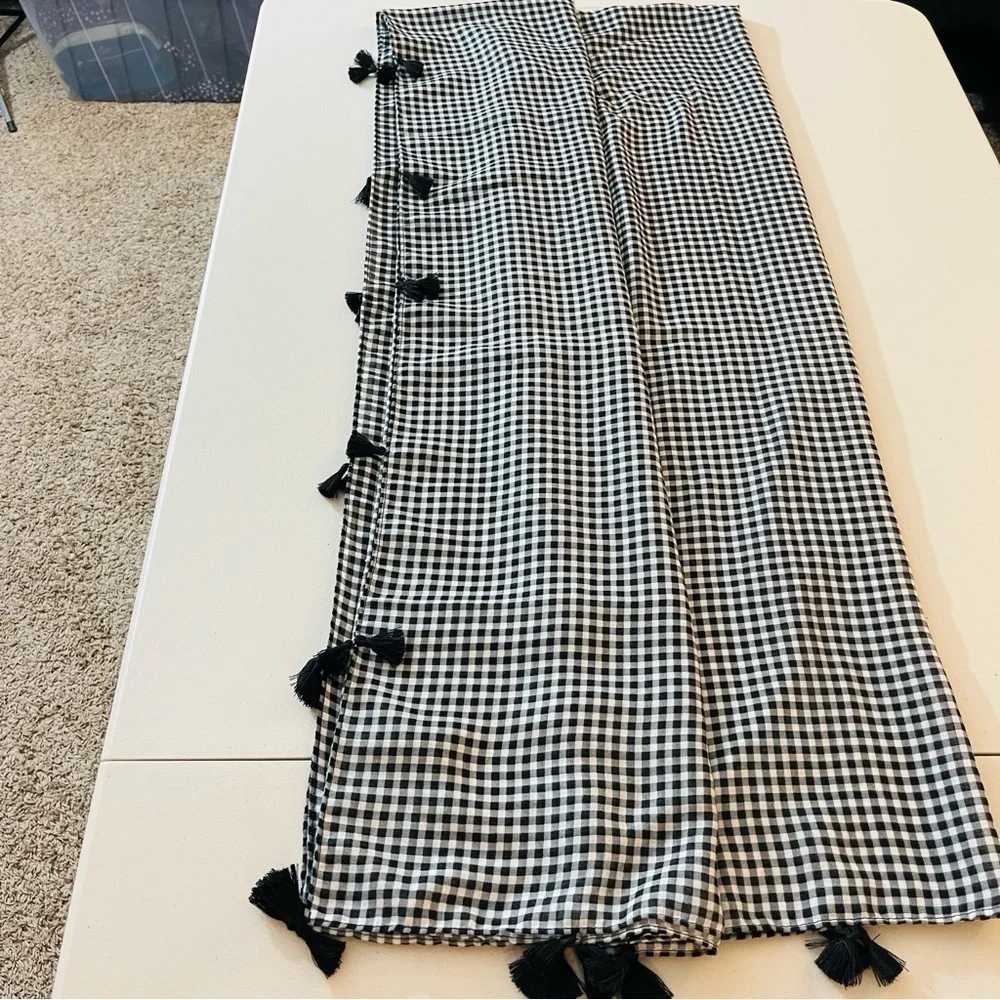 Black and White Plaid Tassel Hem Wrap Scarf